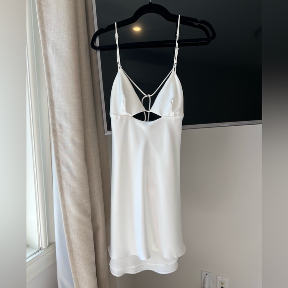 Zara Cut-Out Satin Effect Mini Dress in White - Picture 3 of 4